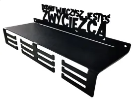 duzy-wieszak-na-medale-z-polka-na-puchary-medalowka-napis-dopoki