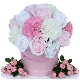 flowerbox-mydlane-kwiaty-bukiet-kwiatow-na-prezent-walentynkowy-flower-box