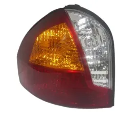 hyundai-santa-fe-01-04-lampa-tylna-lewa