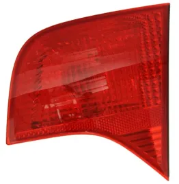 audi-a4-b7-lampa-tylna-wewnetrzna-prawa-sedan