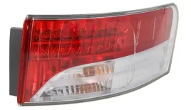 toyota-avensis-t27-kombi-08-12-lampa-tylna-prawa
