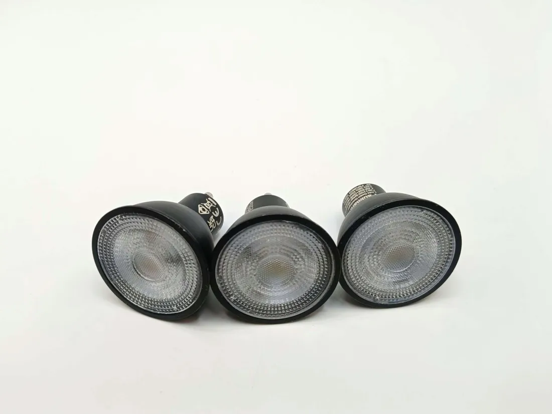 standardowy-reflektor-led-gu10-230-v