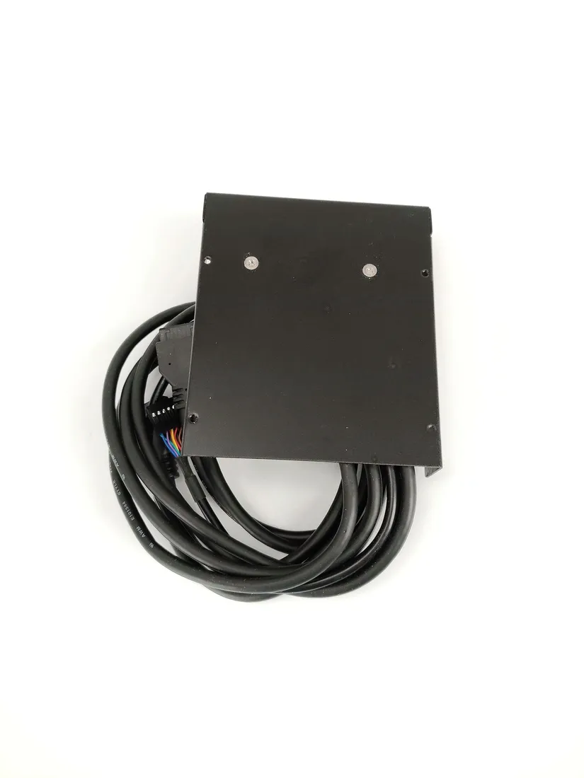 silverstone-sst-fp32b-e-panel-przedni-35