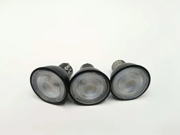 standardowy-reflektor-led-gu10-230-v-moc-4-8-w