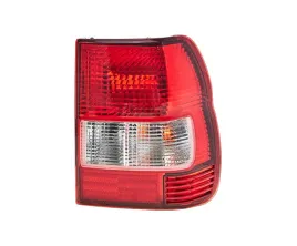 lampa-tyl-do-mitsubishi-pajero-sport-2000-2008-mr496670-prawa-eda-parts