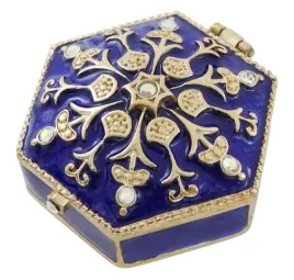 elegancka-szkatulka-niebieska-zareczyny-oswiadczyny