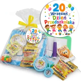 duza-paczka-prezent-na-dzien-przedszkolaka-tablica-gra-slodycze-bs0040069