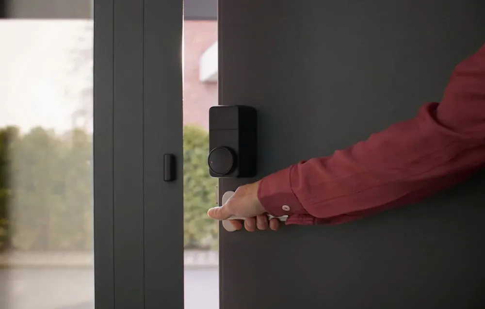 inteligentny-zamek-do-drzwi-switchbot-lock-pro
