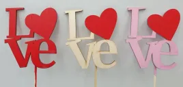 pik-drewniany-z-napisem-love-serce-3szt