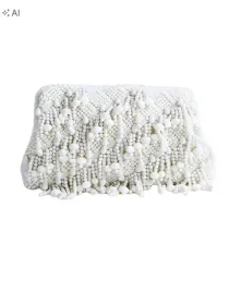 topshop-biala-torebka-kopertowka-zdobienie-koraliki-b25-25x7x15