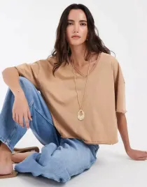 brazowy-t-shirt-okragly-dekolt-b23-s