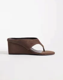 tony-bianco-brazowe-klapki-japonki-obcas-koturn-skora-naturalna-b25-415