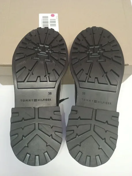 botki-tommy-hilfiger-rodzaj-obcasa-inny