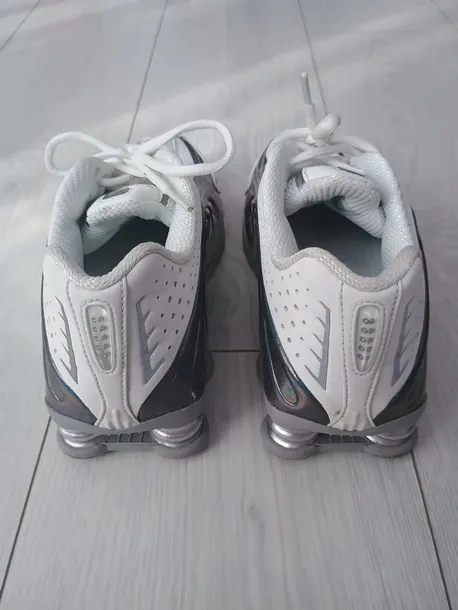 nike-shox-biale-marka-nike