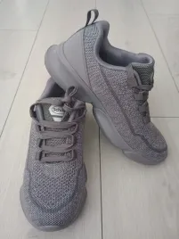 buty-szare-scholl