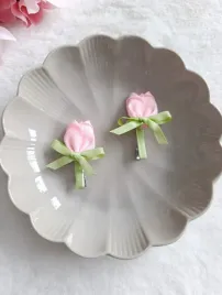 spinka-do-wlosow-pastelowy-tulipan