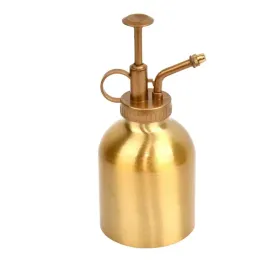 zraszacz-do-kwiatow-zloty-spryskiwacz-do-roslin-konewka-esschert-design