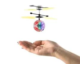 latajaca-dyskotekowa-kula-led-dron-helikopter