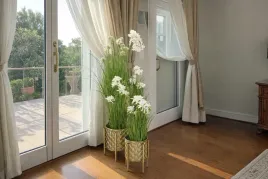 sztuczna-roslina-lilia-pajecza-90x38x38-cm-hymenokallis