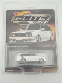 hot-wheels-elite64-1990-bmw-318i-touring-e30-boxed