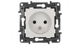 niloe-step-gniazdo-zasilajace-2p-z-zaciski-automatyczne-z-przeslona-al