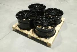 zestaw-sklada-sie-z-cvr4-21x95-et20-21x11-et17-5x112-double-tinted-blac