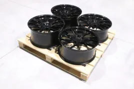 zestaw-sklada-sie-z-jr42-20x9-et20-20x10-et30-5x120-gloss-black