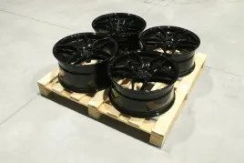 zestaw-sklada-sie-z-cvr3-20x9-et35-20x10-et27-5x112-platinum-black