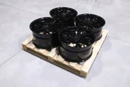 zestaw-sklada-sie-z-cvr1-20x10-et20-20x105-et25-5x112-gloss-black