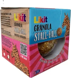 przysmak-dla-koni-likit-granola-stall-ball-16-kg-mieszane-jagody