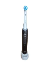 oral-b-io-4-czarna-szczoteczka-elektryczna-do-zebow