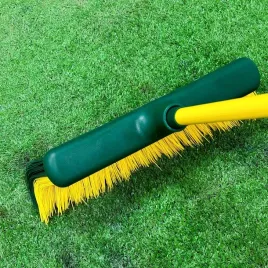 szczotka-do-sztucznej-trawy-30-cm-z-polipropylenowym-wlosiem