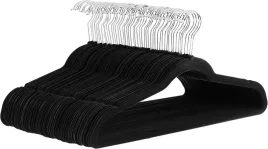 wieszaki-na-garnitury-antyposlizgowe-aksamitne-amazon-basics-30-szt