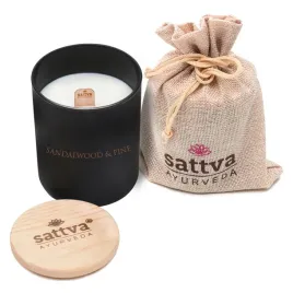 swieca-sojowa-drzewo-sandalowe-i-sosna-200-ml-sattva-ayurveda