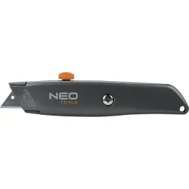 noz-uniwersalny-z-ostrzem-trapezowym-18-mm-metalowy-korpus-prowadnica-neo