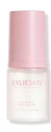 kylie-jenner-kylie-skin-foaming-face-wash-pianka