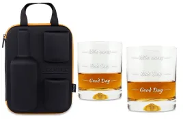 etui-na-whisky-2-szklanki-z-napisem-who-cares