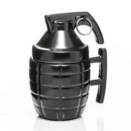 kubek-granat-z-zawleczka-oryginalny-gadzet-dla-fanow-militariow