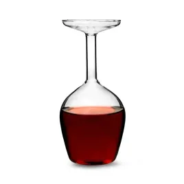 magiczny-kieliszek-do-wina-350-ml-odwrocony-do-gory-nogami
