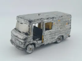 v305-siku-mercedes-benz-postwagen