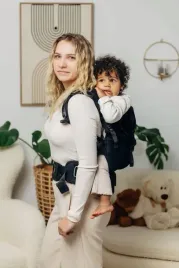 nosidelko-lennylamb-lennypreschool-mala-jodelka-czarny-heban