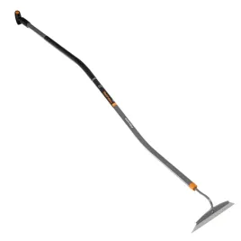 ergonomiczna-motyka-do-chwastow-z-wygietym-trzonkiem-166cm-1076979-fiskars