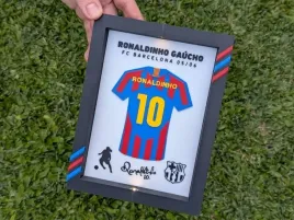 ramka-kolekcjonerska-ronaldinho-barcelona-05-06