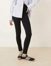 czarne-klasyczne-legginsy-b25-s