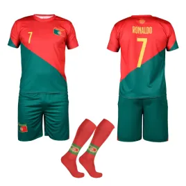 stroj-pilkarski-z-getrami-ronaldo-portugalia-128cm