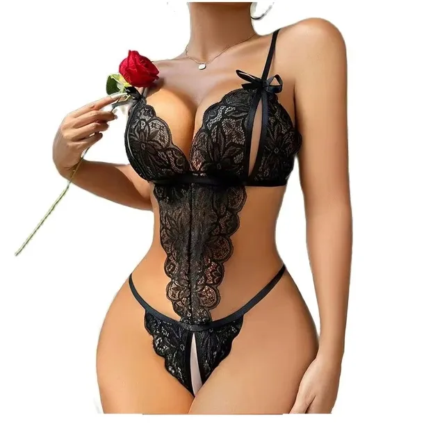 SEXY CZARNE DELIKATNE KORONKOWE BODY Z OTWARTYM KROKIEM