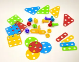 puzzle-konstrukcyjne-w-walizce-z-narzedziami-193-elementy