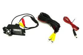 dedykowana-kamera-cofania-do-hyundai-i30-elantra-tuscani-genesis-kia-soul
