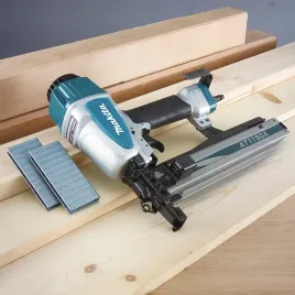 makita-at1150a-zszywacz-pneumatyczny-25-50mm