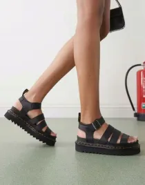 dr-martens-klasyczne-czarne-sandaly-klamra-skora-naturalna-b25-37